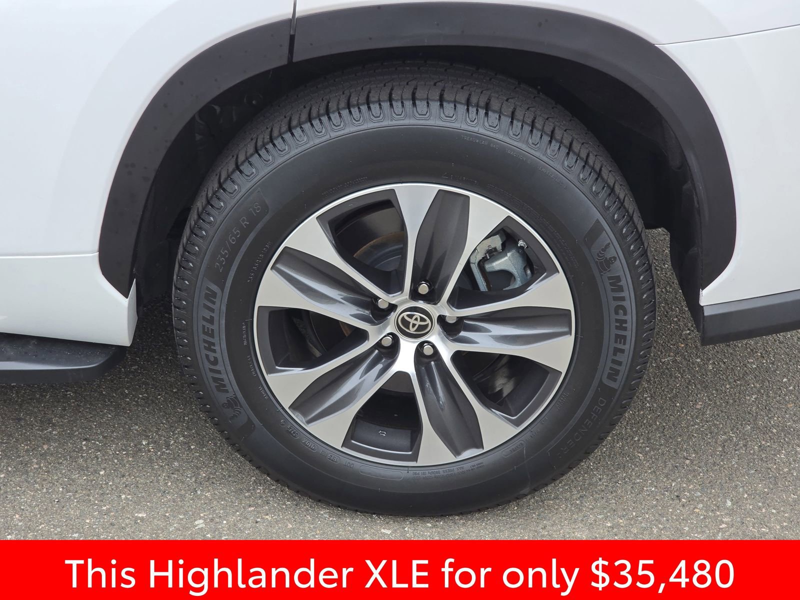 Used 2023 Toyota Highlander XLE image 43