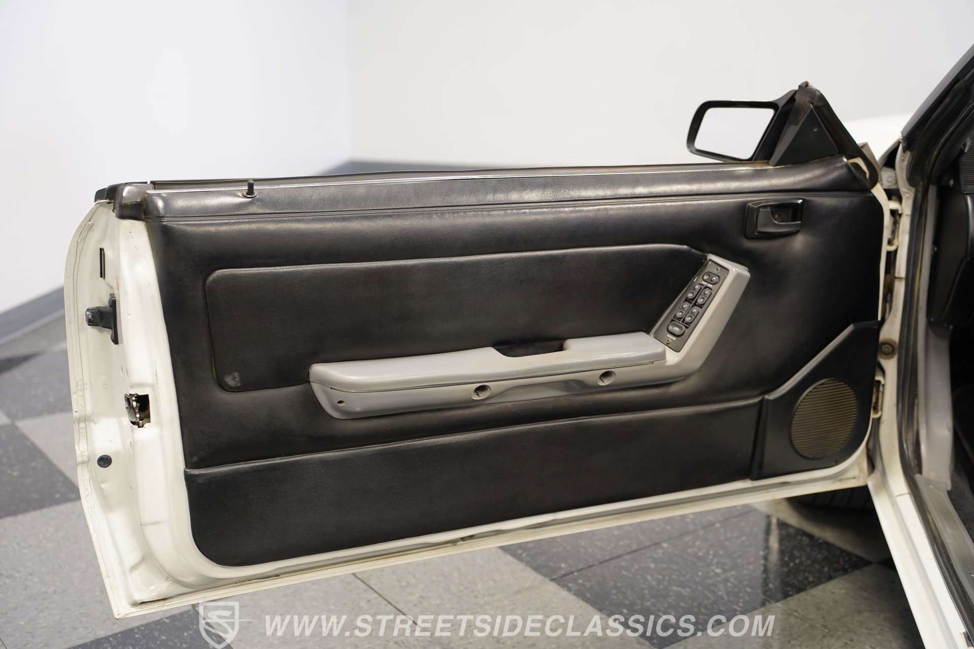 Used 1987 Ford Mustang LX image 38