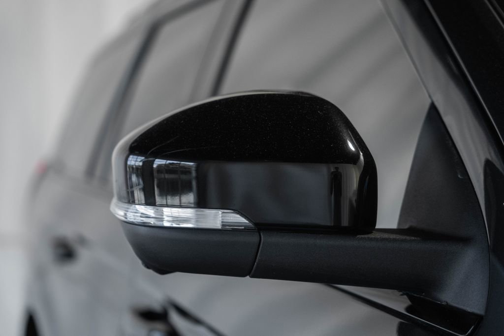 Used 2025 Ford Expedition Platinum w/ Stealth Appearance Package AWD/4WD image 16