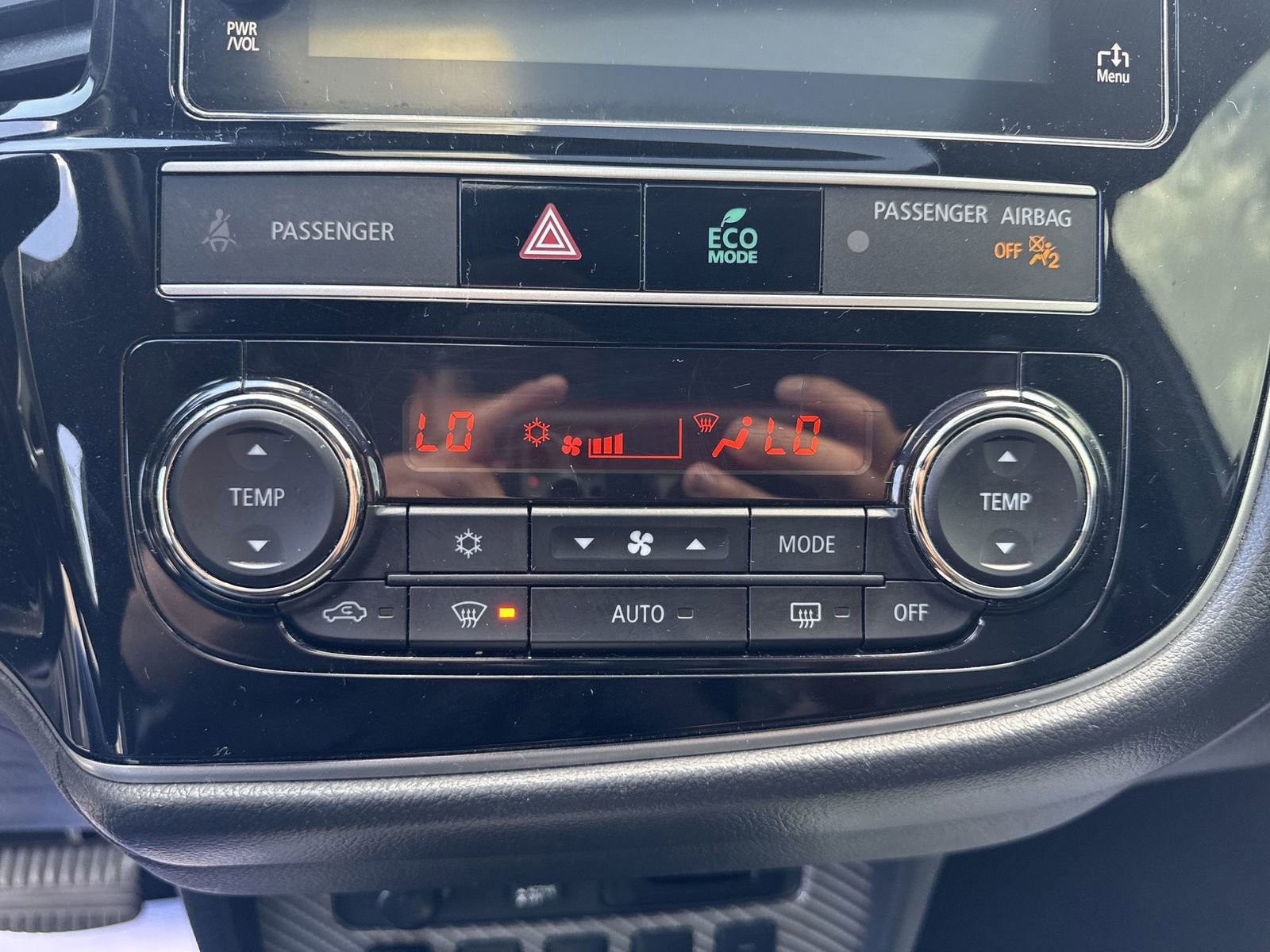 Used 2019 Mitsubishi Outlander SEL AWD/4WD image 16
