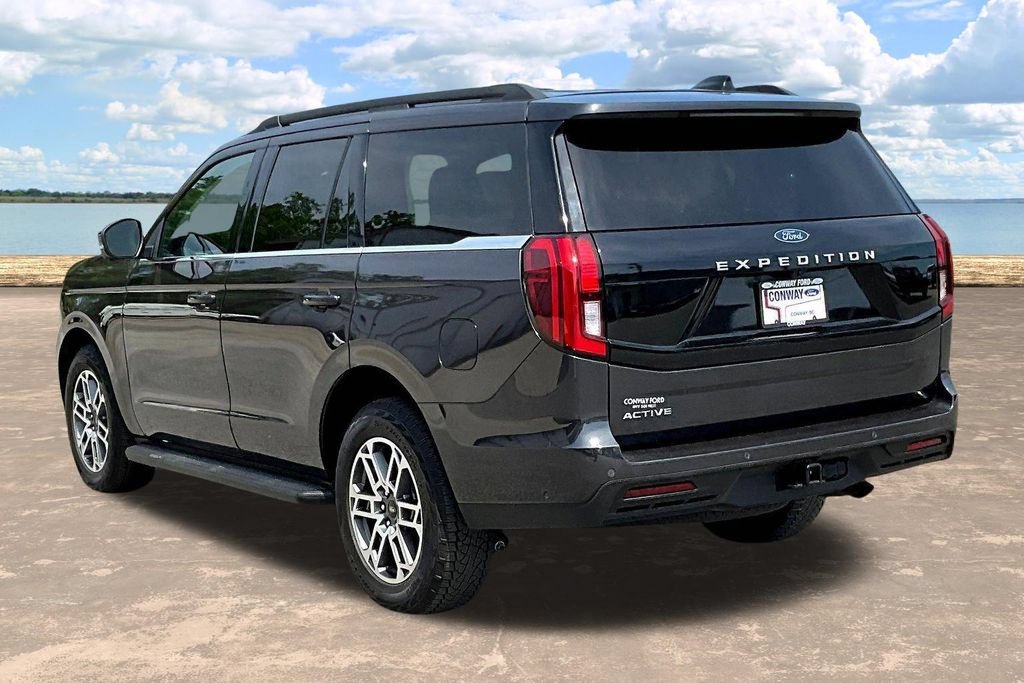 Used 2025 Ford Expedition Active AWD/4WD image 5