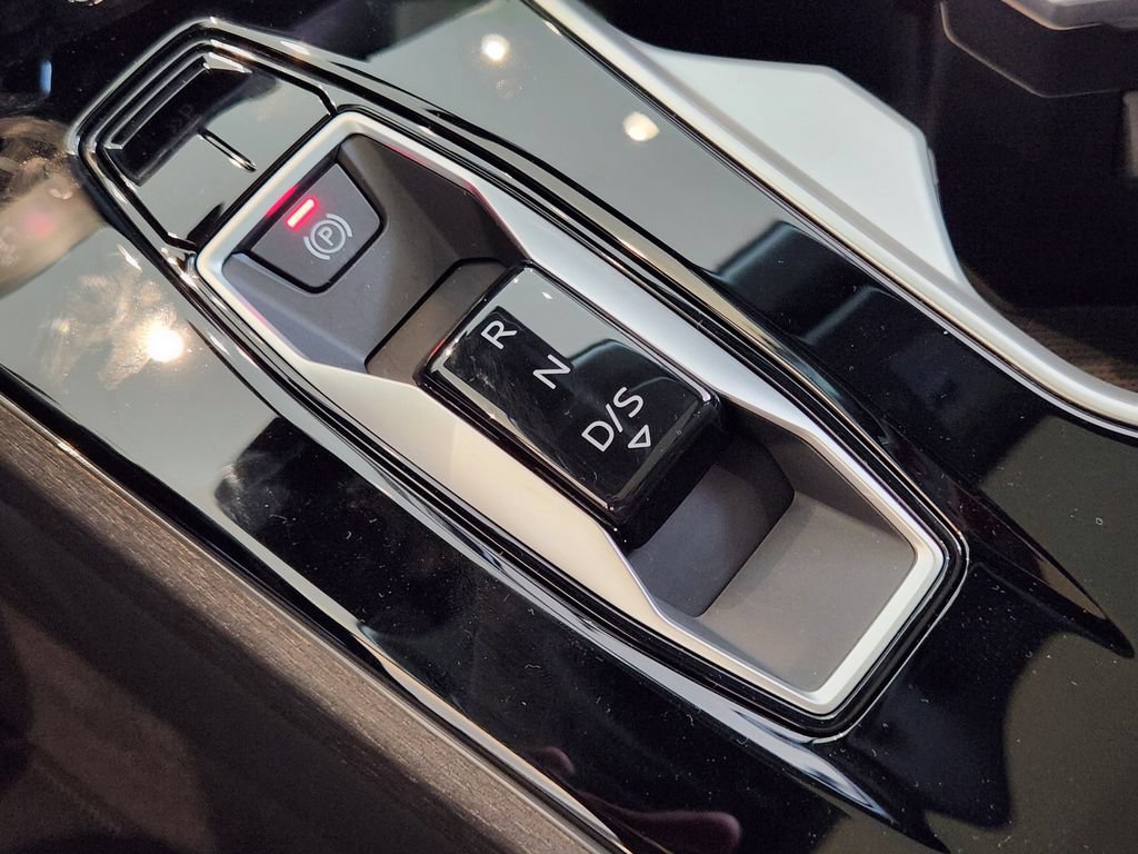 New 2026 Audi A6 Premium Plus AWD/4WD image 25
