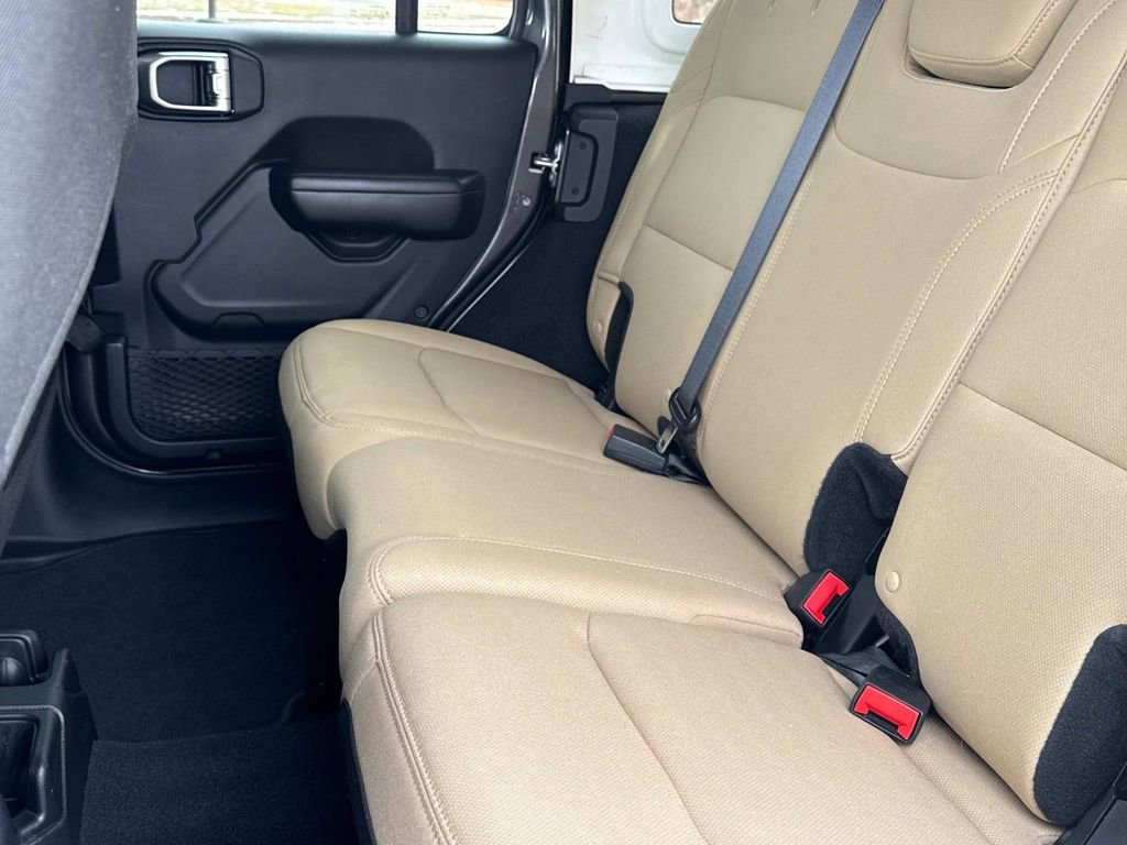 Used 2018 Jeep Wrangler Unlimited Sport S image 13