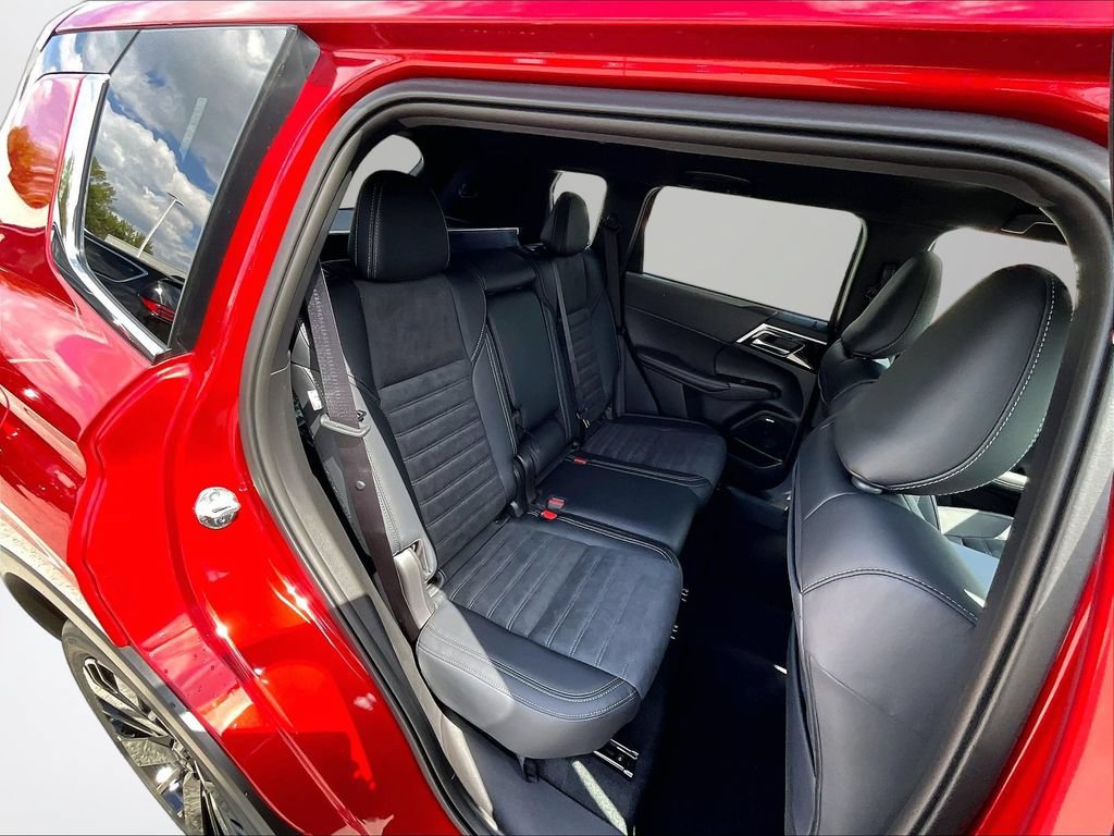 New 2026 Mitsubishi Outlander LE FWD image 11