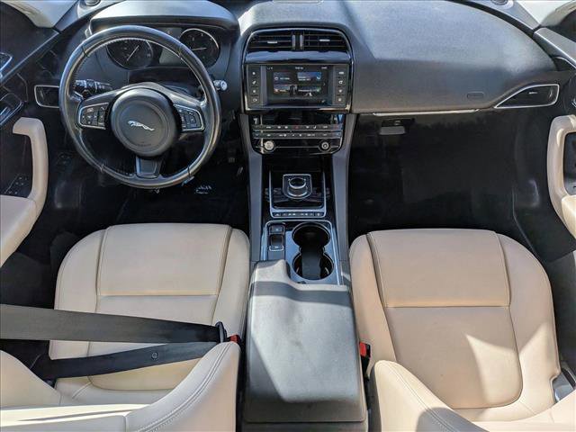 Used 2017 Jaguar F-PACE Premium image 18