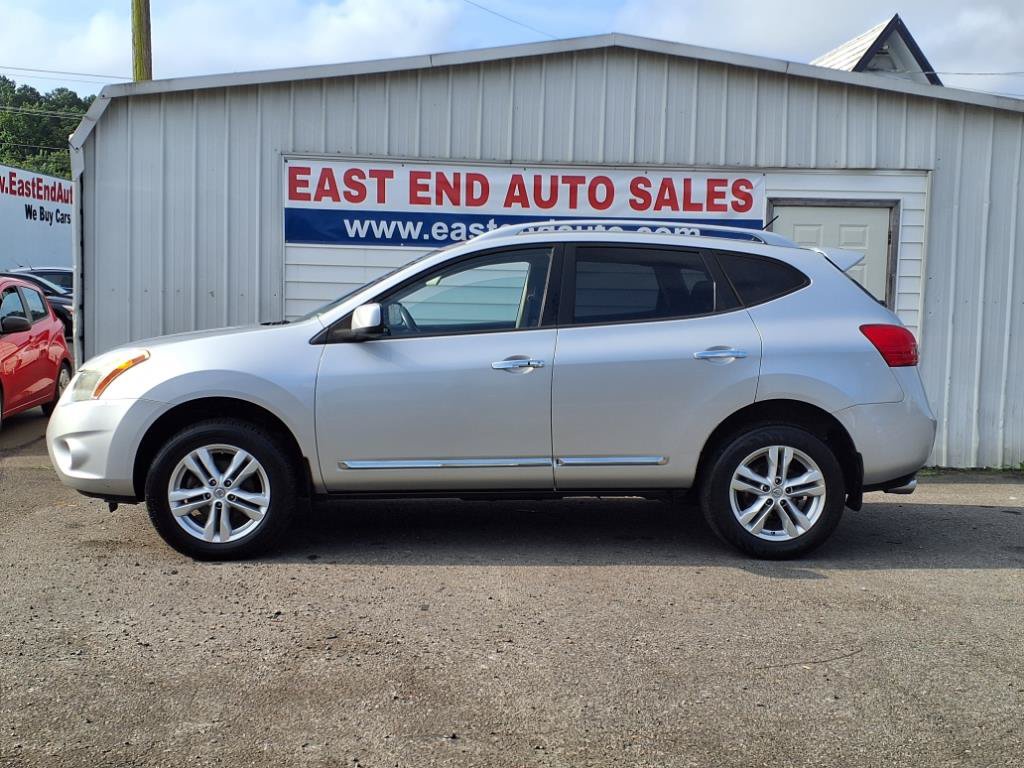 Used 2013 Nissan Rogue SV AWD/4WD image 2