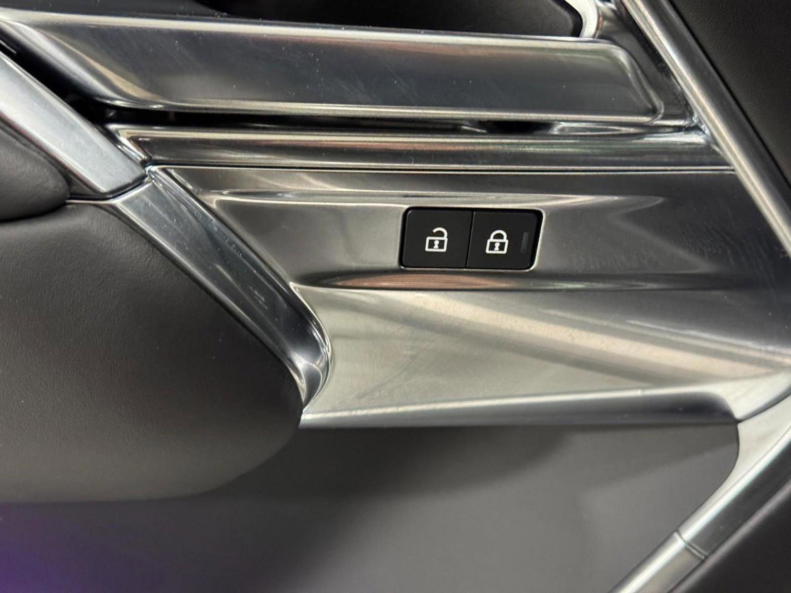 Used 2023 Land Rover Range Rover SE image 27