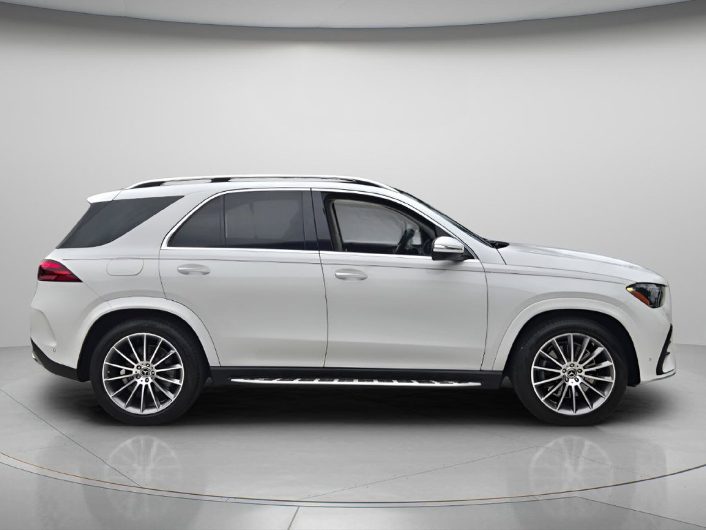 Used 2025 Mercedes-Benz GLE 350 4MATIC image 3
