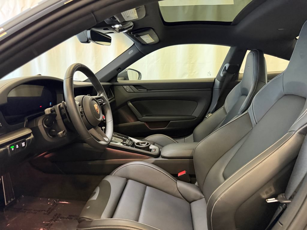 Certified 2025 Porsche 911 Carrera RWD image 5