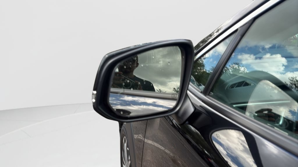 Used 2023 Toyota Corolla Cross XLE FWD image 26