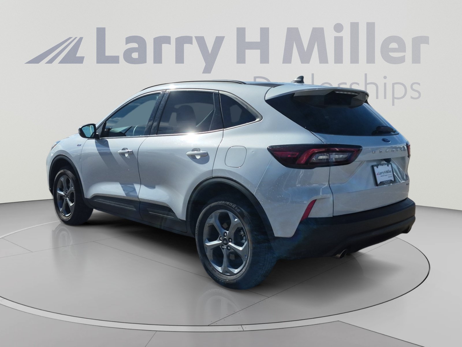 Used 2025 Ford Escape ST-Line Select AWD/4WD image 3