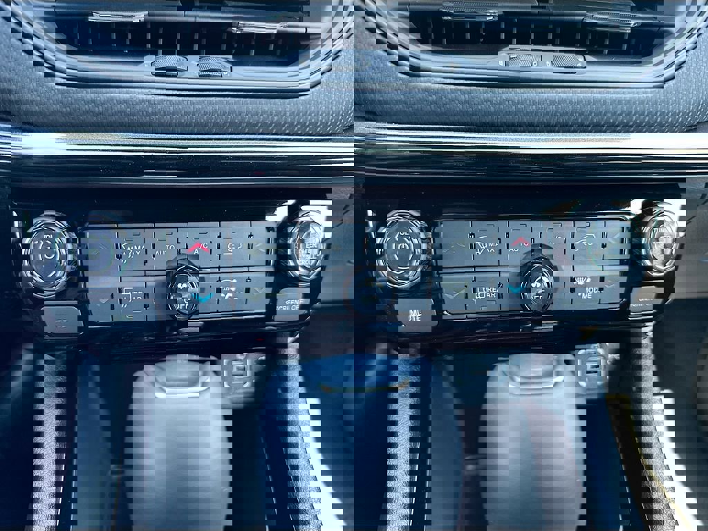 New 2026 Jeep Compass Latitude image 19