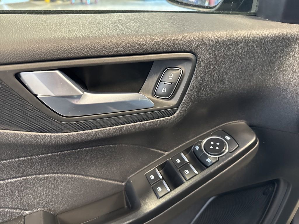 Used 2025 Ford Escape ST-Line image 21
