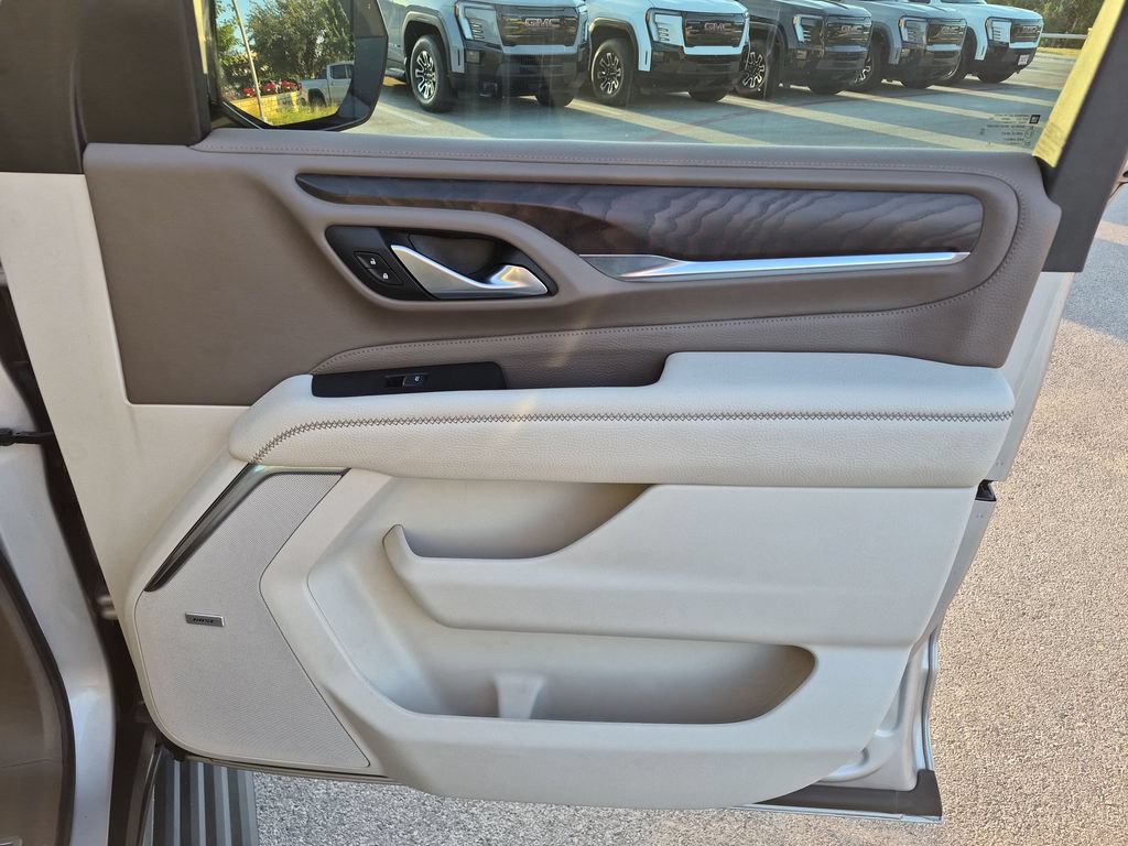 Used 2022 GMC Yukon XL Denali AWD/4WD image 40