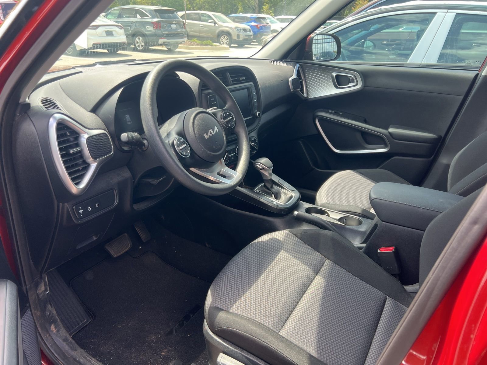 Used 2024 Kia Soul LX image 5