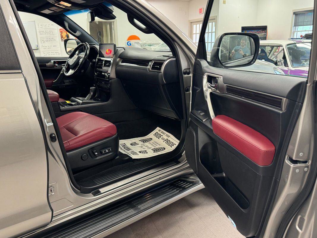 Used 2022 Lexus GX 460 Premium w/ Premium Package image 13