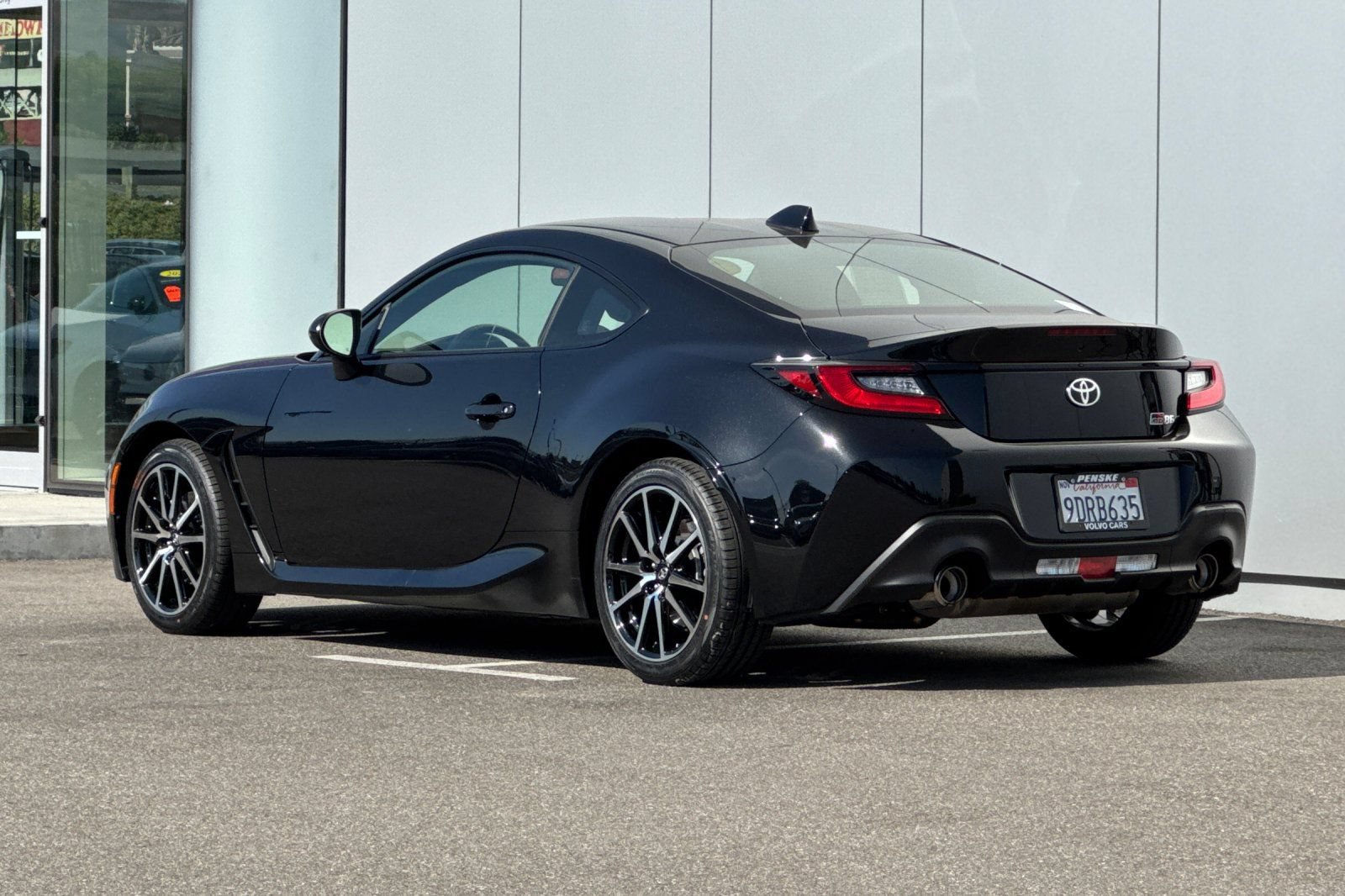 Used 2023 Toyota GR86 RWD image 3