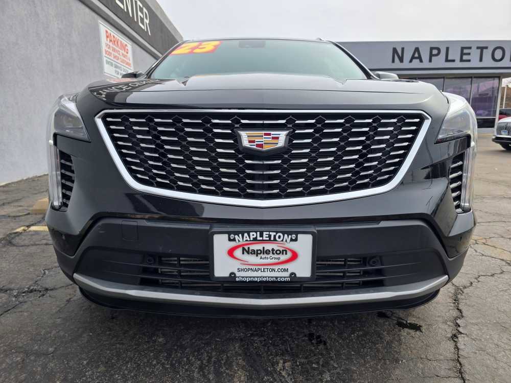 Used 2023 Cadillac XT4 Premium Luxury image 3