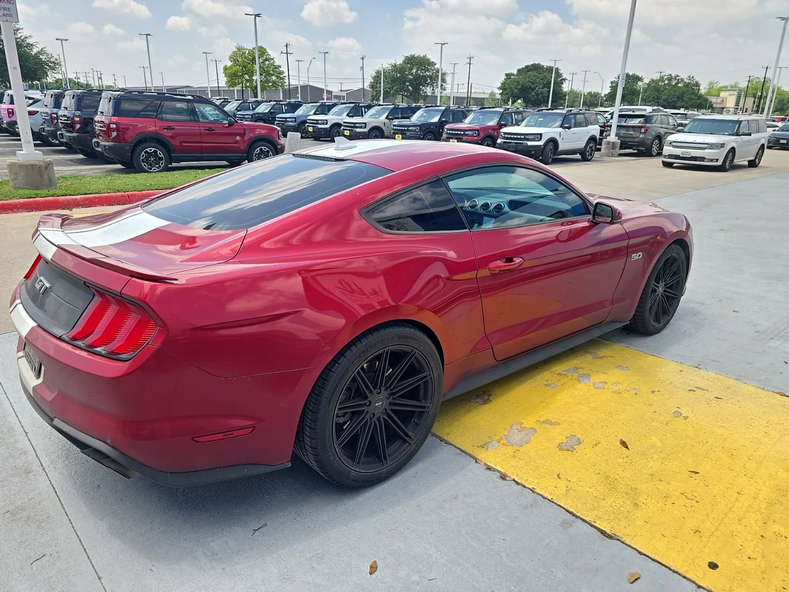 Used 2022 Ford Mustang GT Premium w/ Equipment Group 401A RWD image 3