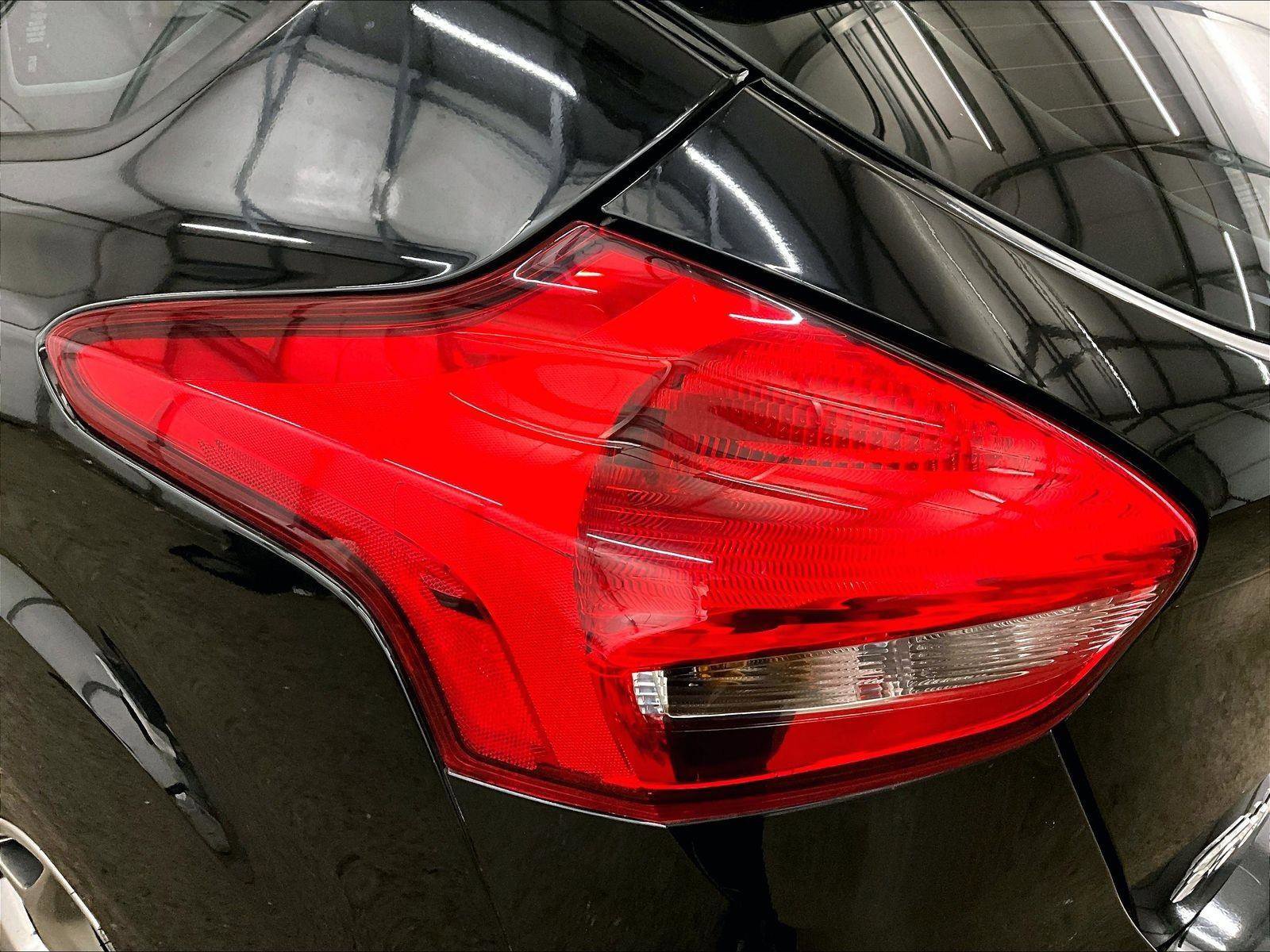 Used 2017 Ford Focus ST image 28