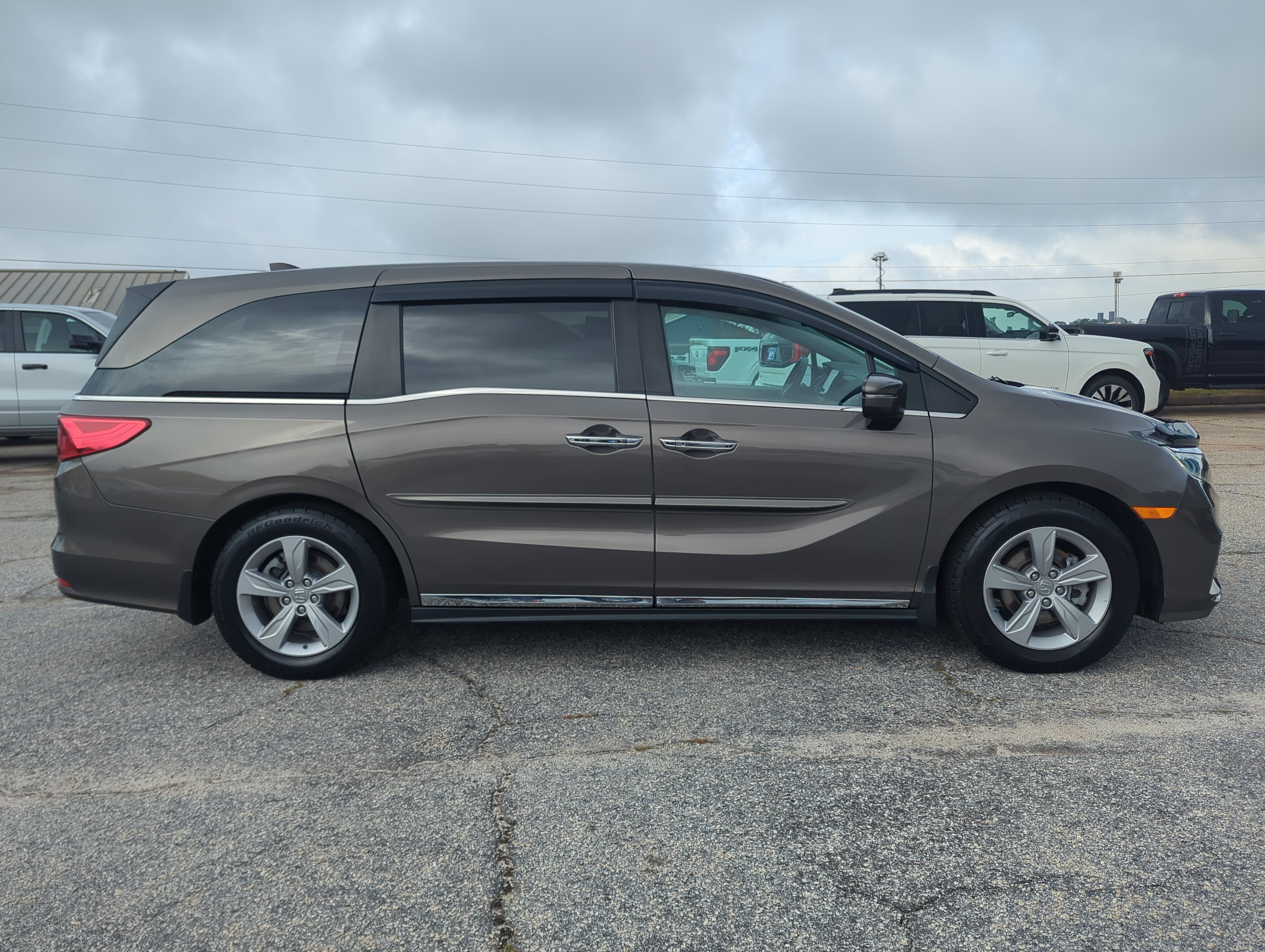 Used 2019 Honda Odyssey EX-L image 2
