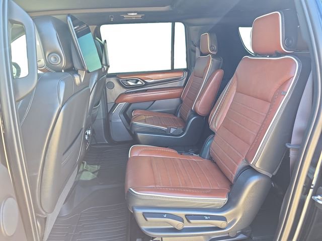 Used 2023 GMC Yukon XL Denali Ultimate image 16
