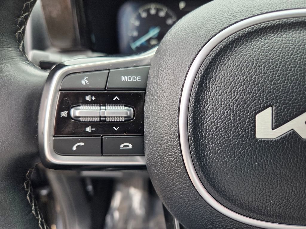 Used 2023 Kia Sorento SX AWD/4WD image 24