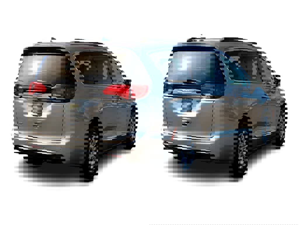 Used 2017 Chrysler Pacifica Touring-L image 6