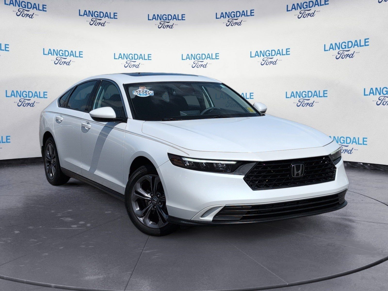 Used 2023 Honda Accord EX image 2