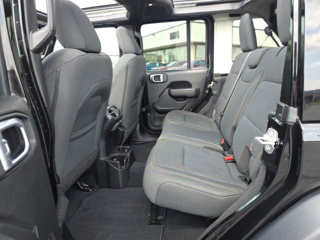 Used 2024 Jeep Wrangler Unlimited Sport AWD/4WD image 35