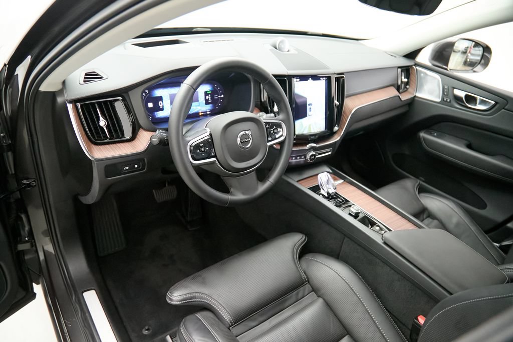 Certified 2023 Volvo XC60 T8 Ultimate w/ Climate Package AWD/4WD image 12