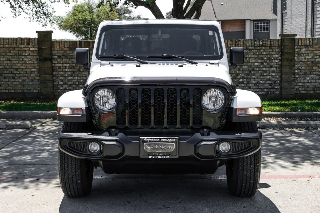 Used 2022 Jeep Gladiator Sport image 10