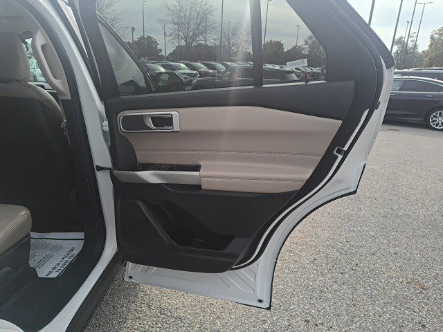 Used 2020 Ford Explorer XLT w/ Equipment Group 202A image 17