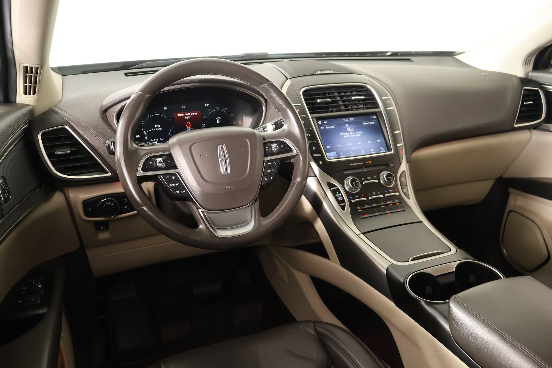 Used 2019 Lincoln Nautilus Select FWD image 2