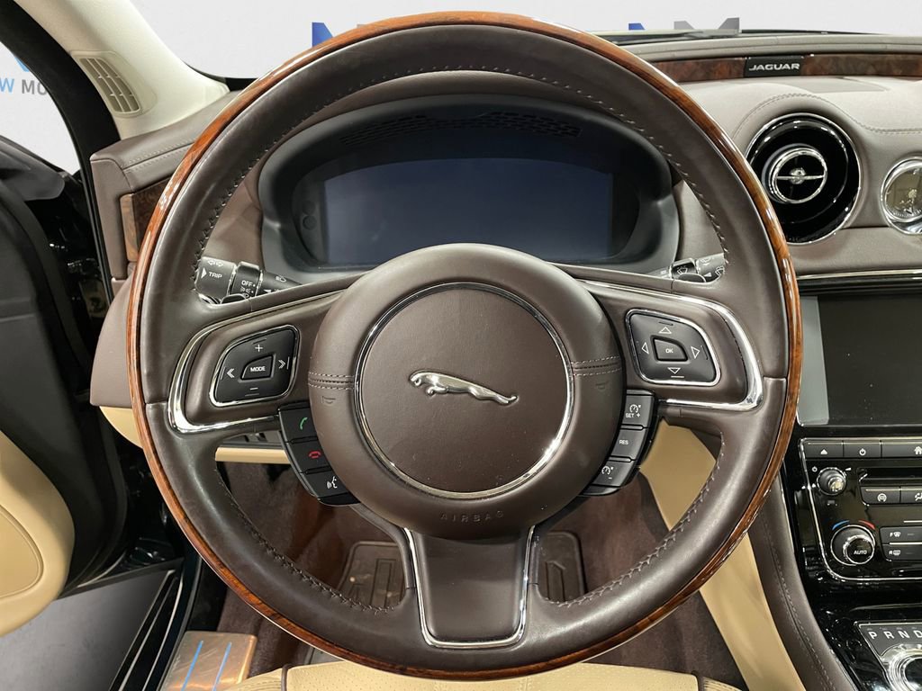 Used 2016 Jaguar XJ R-Sport AWD/4WD image 12