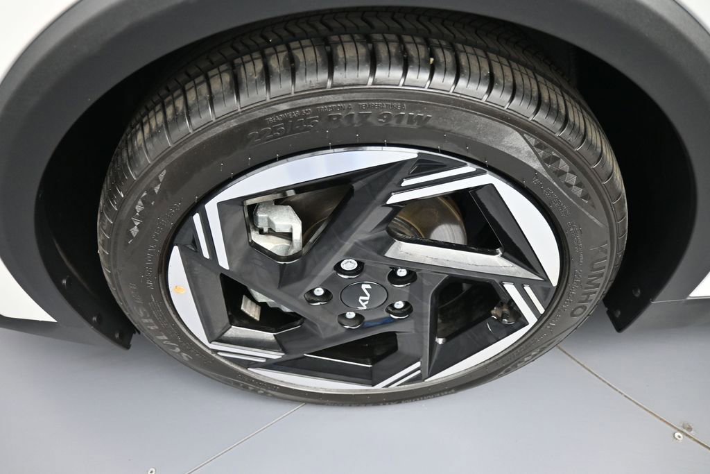 Certified 2025 Kia K4 EX FWD image 14