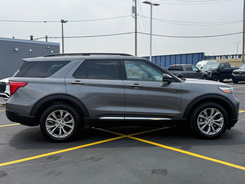Certified 2023 Ford Explorer XLT w/ Equipment Group 202A AWD/4WD image 2