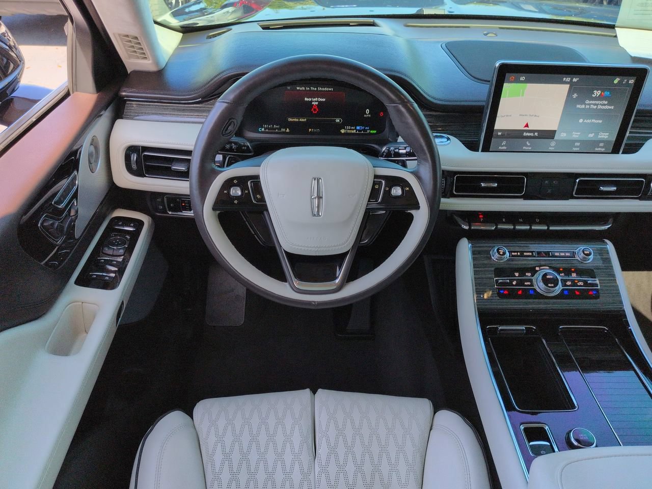 Used 2023 Lincoln Aviator Black Label Grand Touring w/ Class IV Trailer Tow Package AWD/4WD image 16