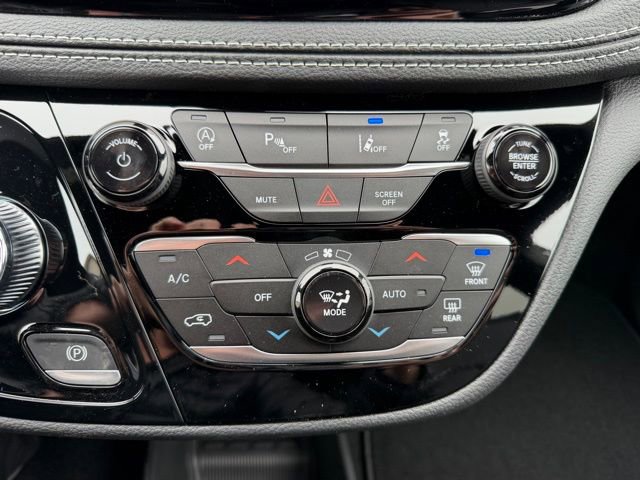 New 2026 Chrysler Pacifica Select AWD/4WD image 21