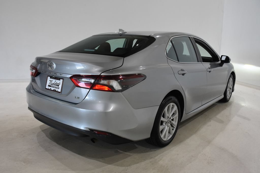 Used 2024 Toyota Camry LE FWD image 4