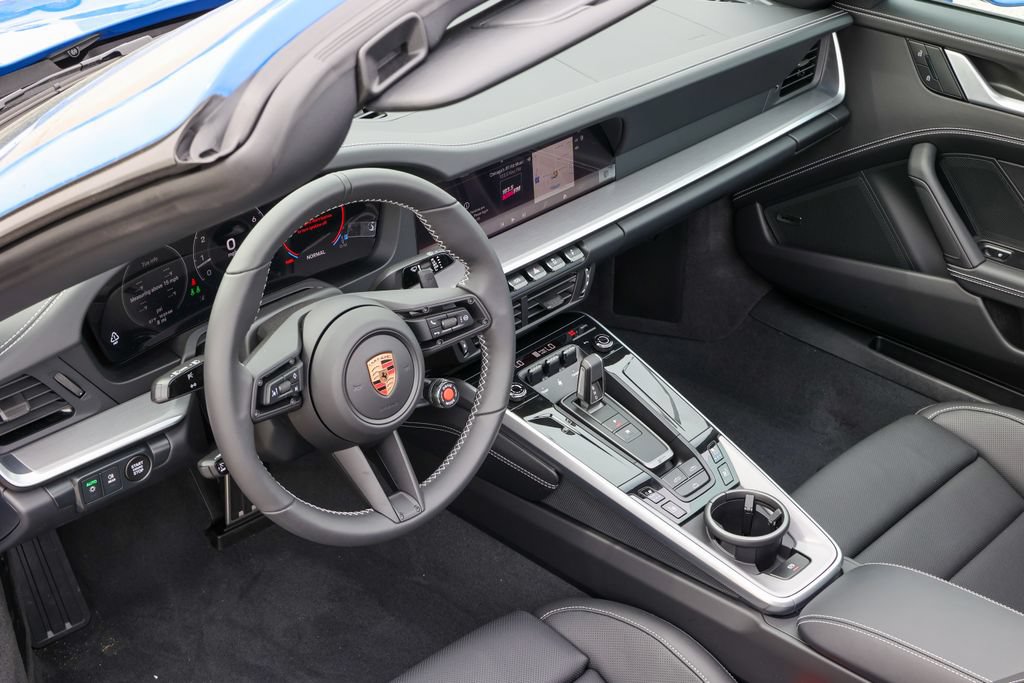 New 2026 Porsche 911 Carrera RWD image 4