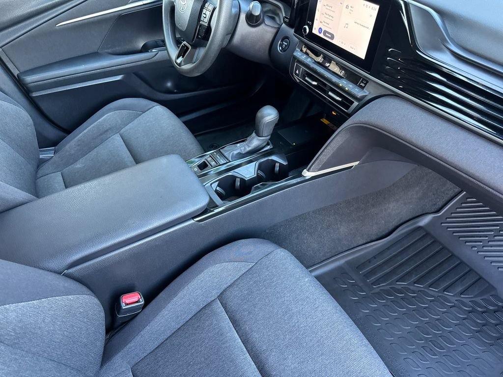 Used 2025 Toyota Camry LE FWD image 16