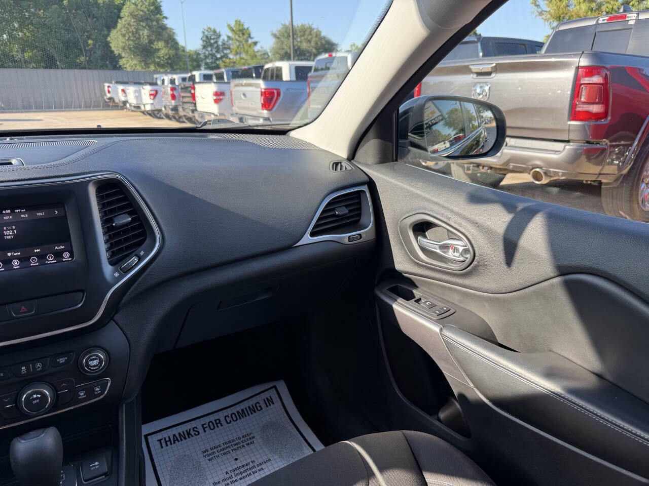 Used 2019 Jeep Cherokee Latitude w/ Popular Appearance Group FWD image 20