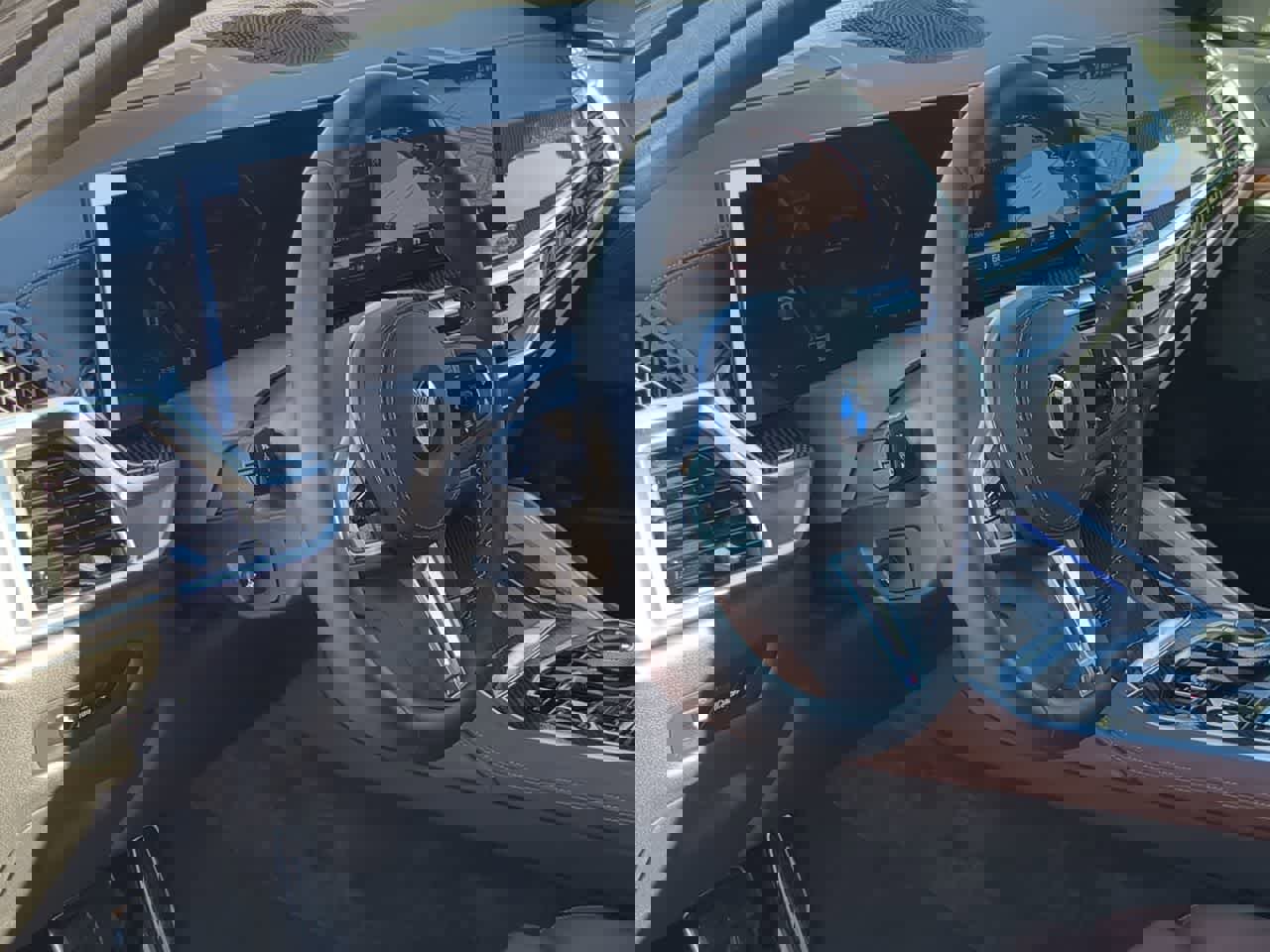 Used 2026 BMW X6 M60i w/ Executive Package image 10