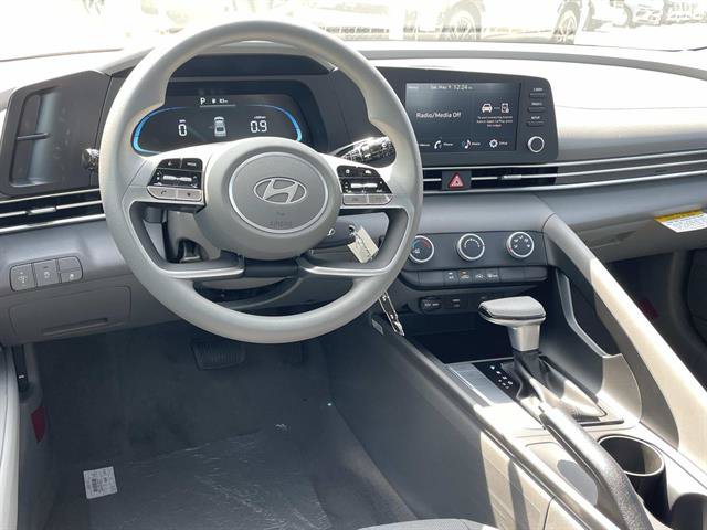 New 2026 Hyundai Elantra SE FWD image 7