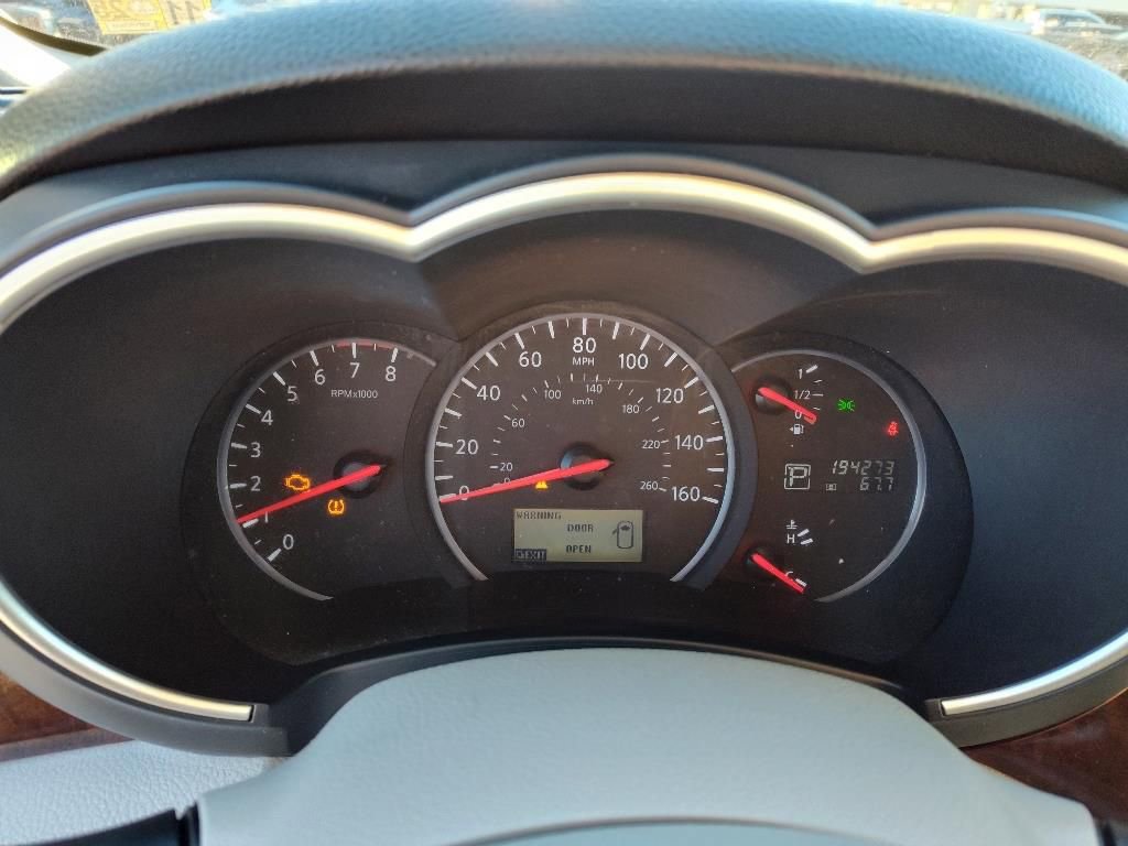 Used 2016 Nissan Quest SV image 42