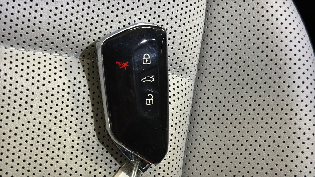 Used 2024 Volkswagen ID.4 Pro S AWD/4WD image 34