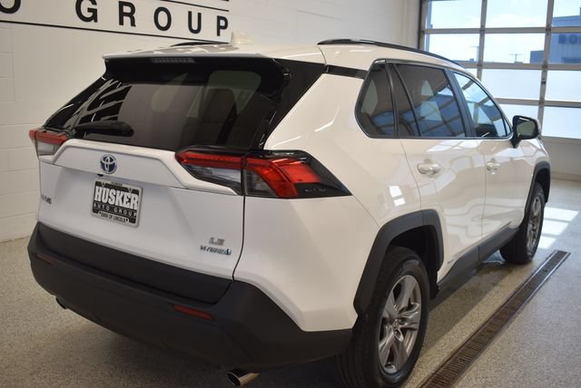 Used 2024 Toyota RAV4 LE AWD/4WD image 4