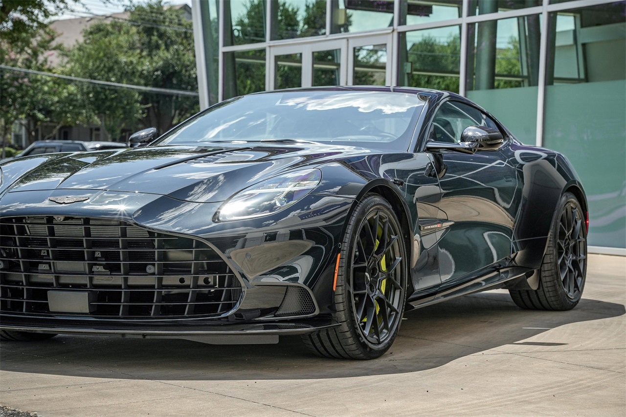 New 2025 Aston Martin Vanquish Coupe image 9