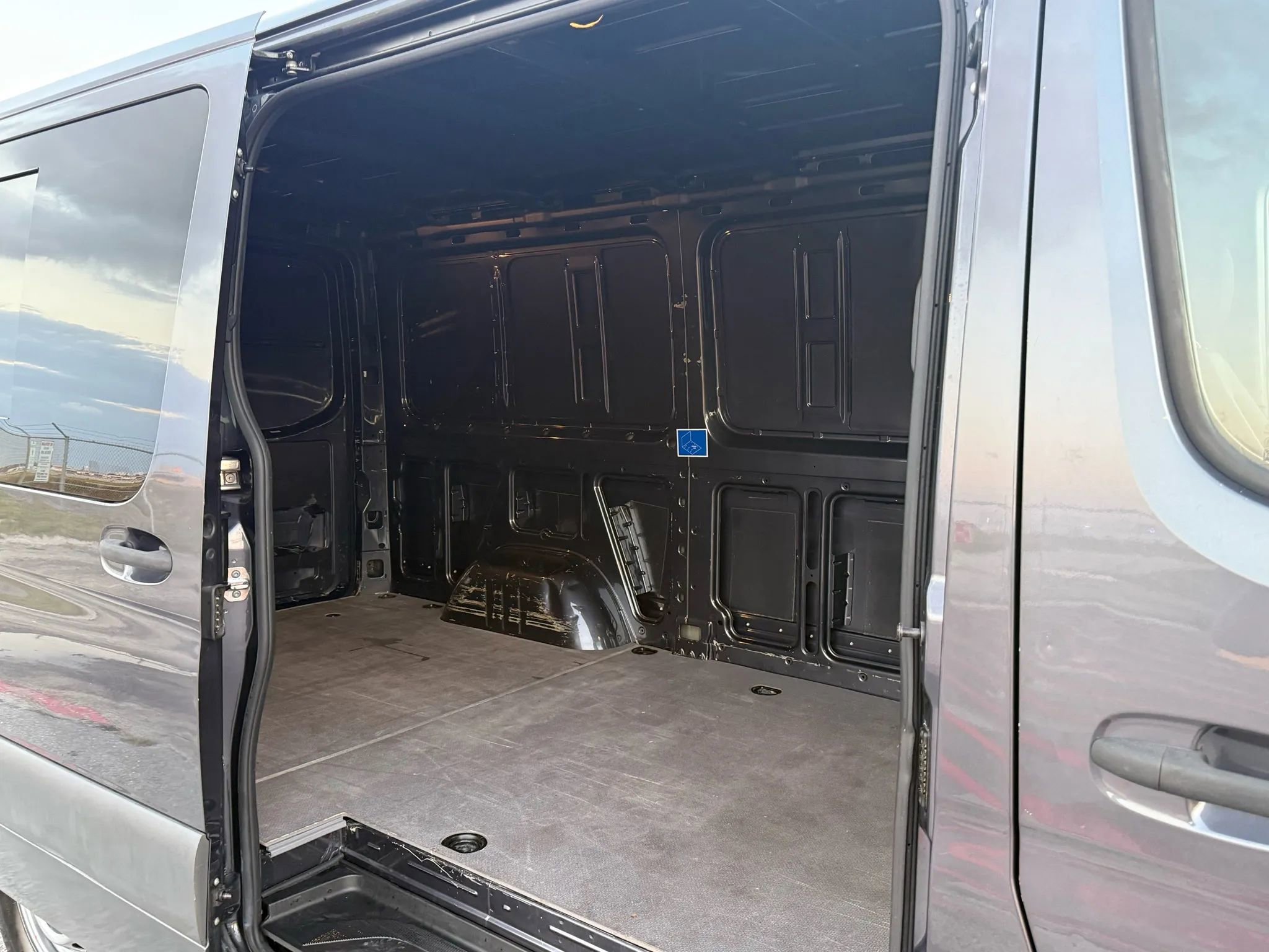 Used 2020 Mercedes-Benz Sprinter 1500 image 12